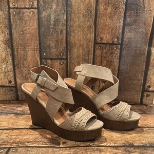 Women's Tan Wedge Sandals